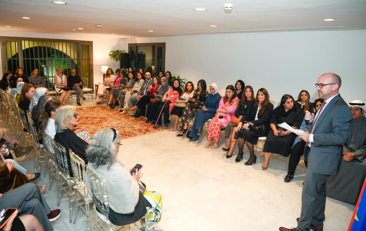 السفير غوفان ملقياً كلمته