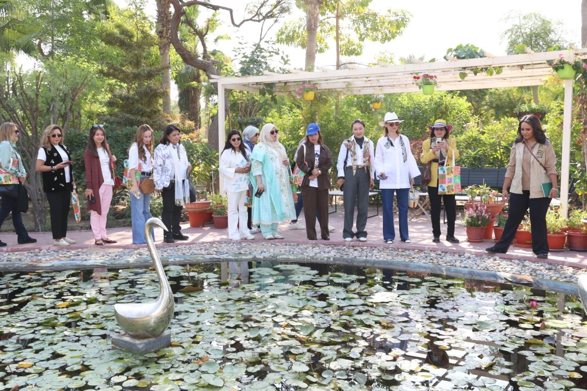 خلال الجولة في الحديقة