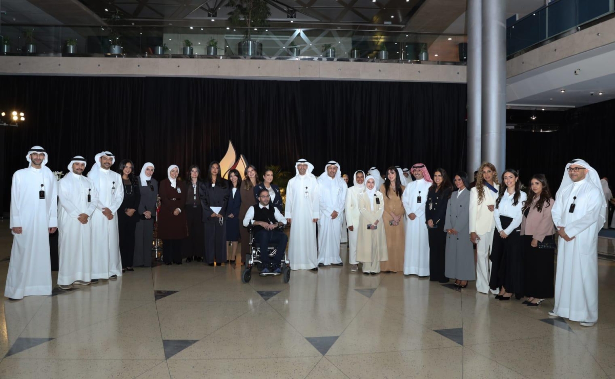 نواف السعود مع الفرق المشاركة في الجائزة