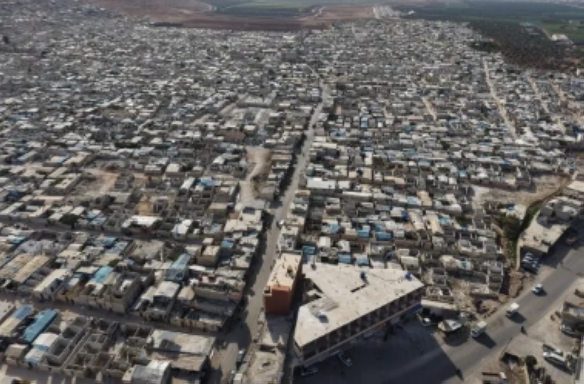 ملايين النازحين السوريين يواجهون الشتاء القادم في المخيمات