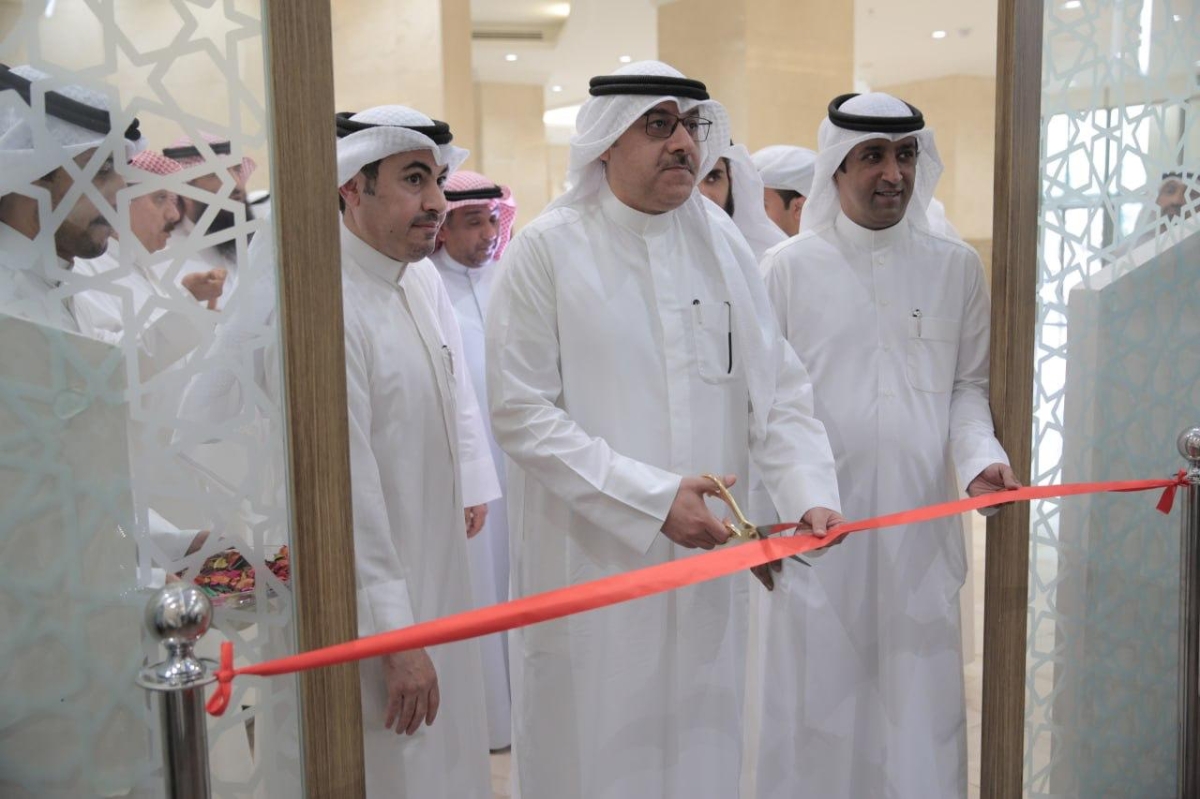 السويلم مُفتتحاً المركز