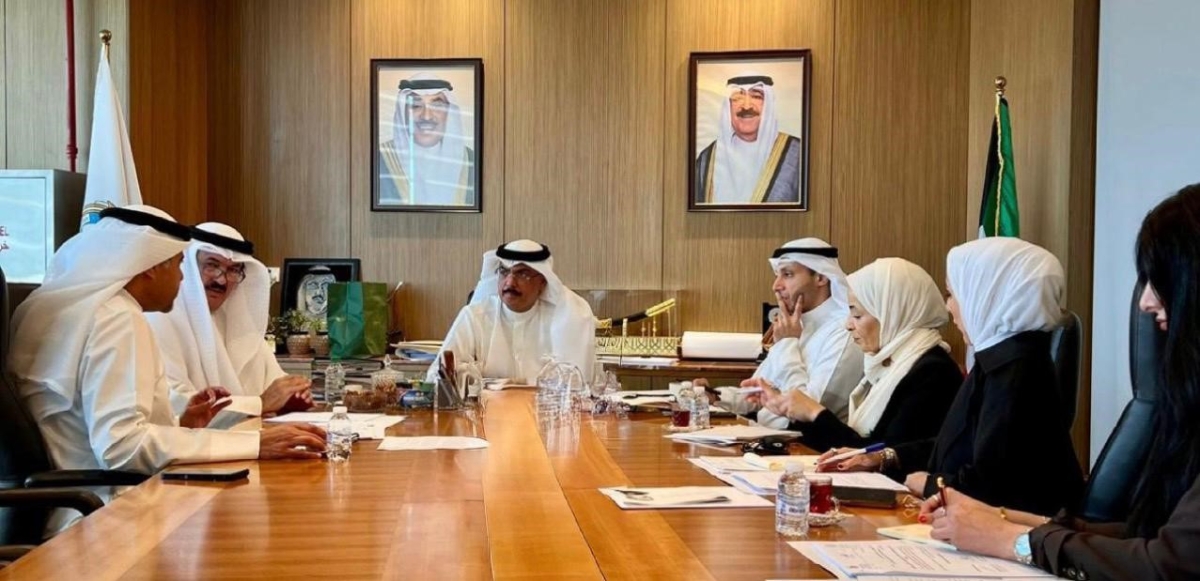 الوزير مجتمعاً بمندوب الكويت في «يونسكو»