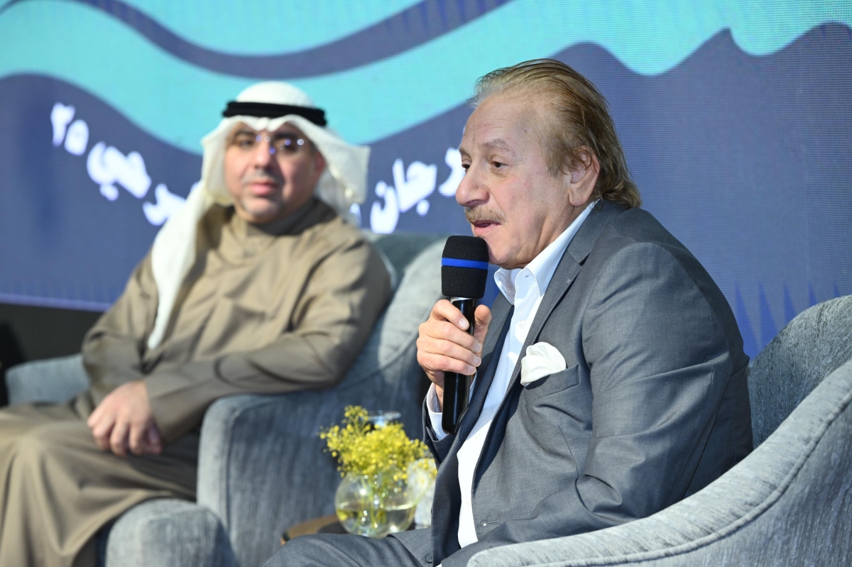 المنصور ومدير الجلسة مساعد الزامل