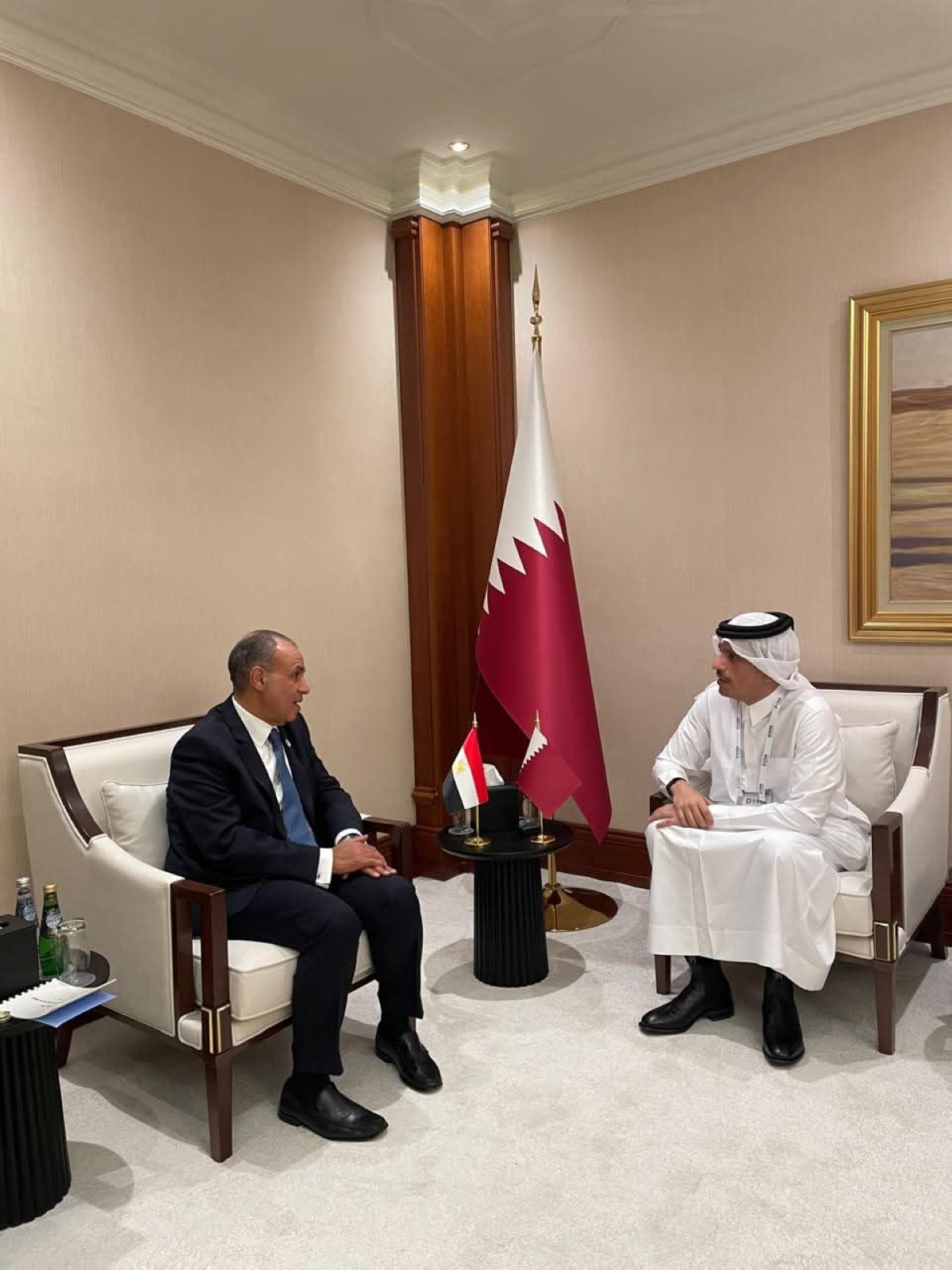 محمد بن عبدالرحمن وعبدالعاطي خلال لقائهما في الدوحة