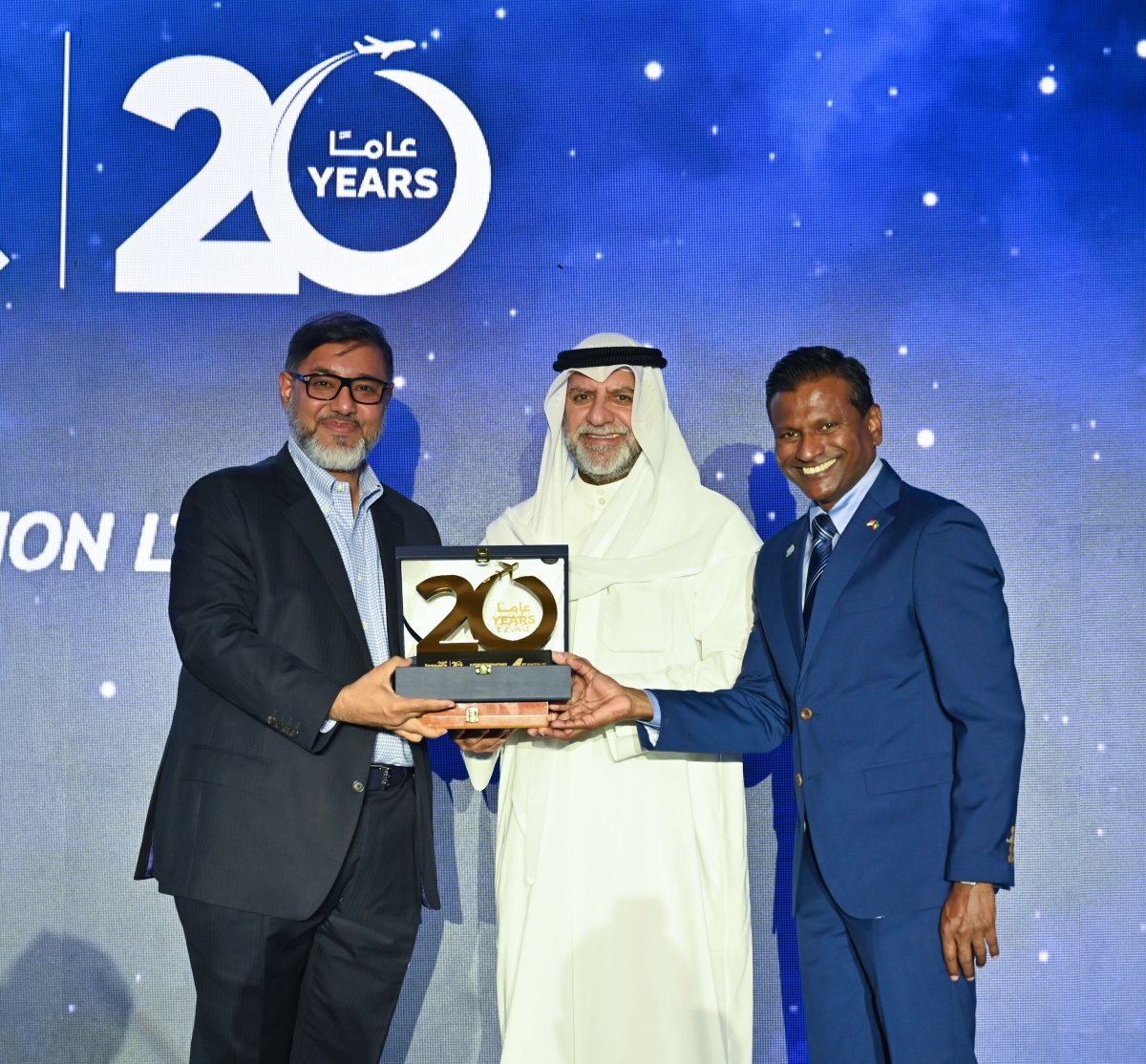 ... وتكريم «جيت أفييشن» 