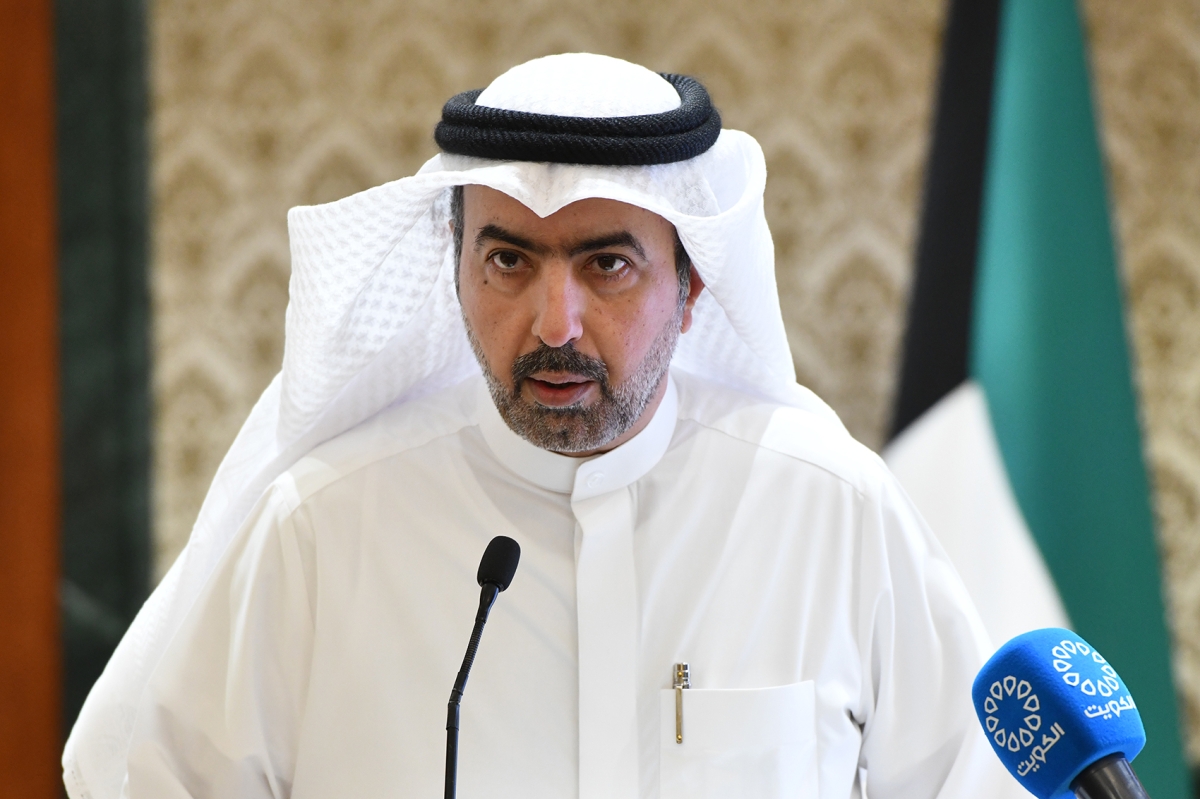 المري متحدثاً في الدورة