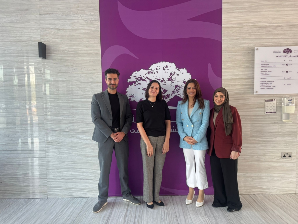 عدد من المشاركين في المحاضرة