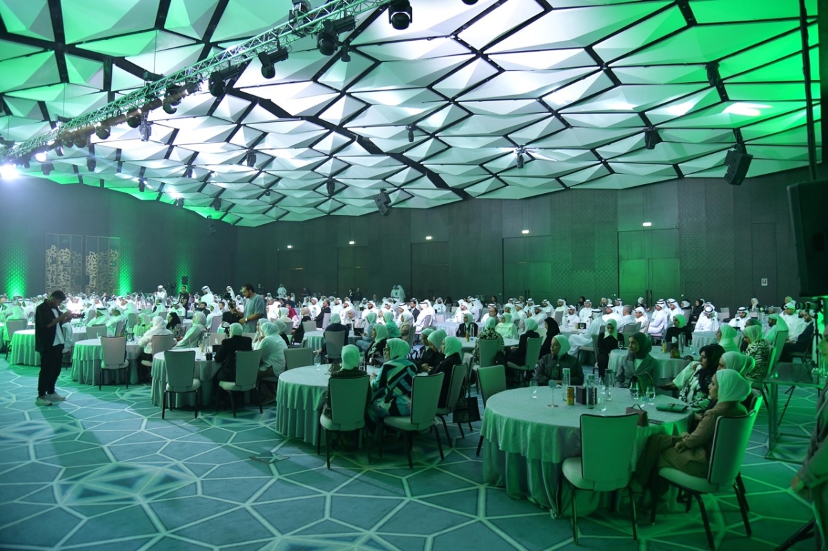 جانب من لقاءات الموظفين مع الإدارة التنفيذية