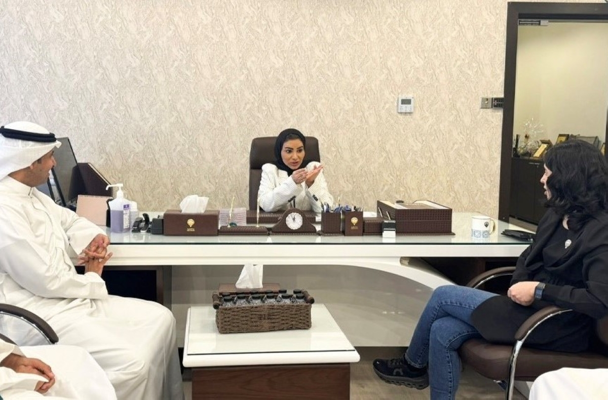 الحويلة ومسؤولو «الإعاقة» لدى تشغيل نظام ميكنة الخدمات 