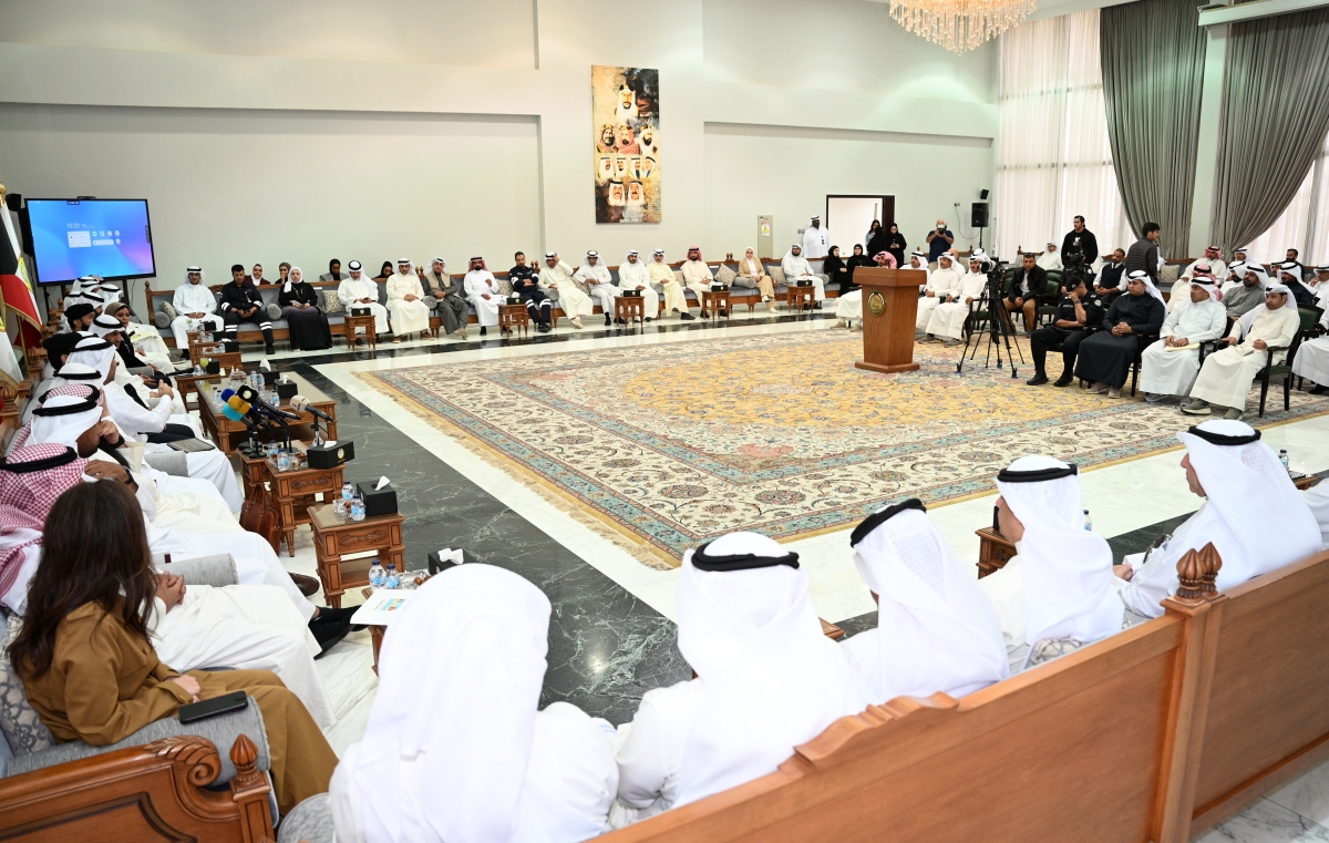 لقطة عامة لاجتماع محافظة الجهراء مع أهالي المطلاع