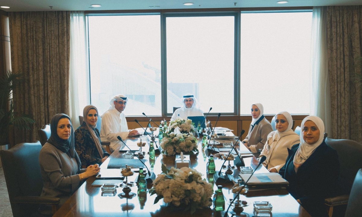 جانب من اجتماع مجلس إدارة هيئة القصر برئاسة السميط