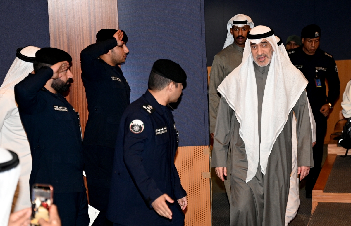 رئيس الوزراء بالإنابة لدى وصوله إلى معهد الكويت للدراسات القضائية (تصوير نايف العقلة)