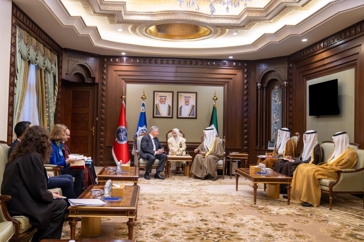 جانب من استقبال رئيس الوزراء بالإنابة للوزير الفرنسي والوفد المرافق