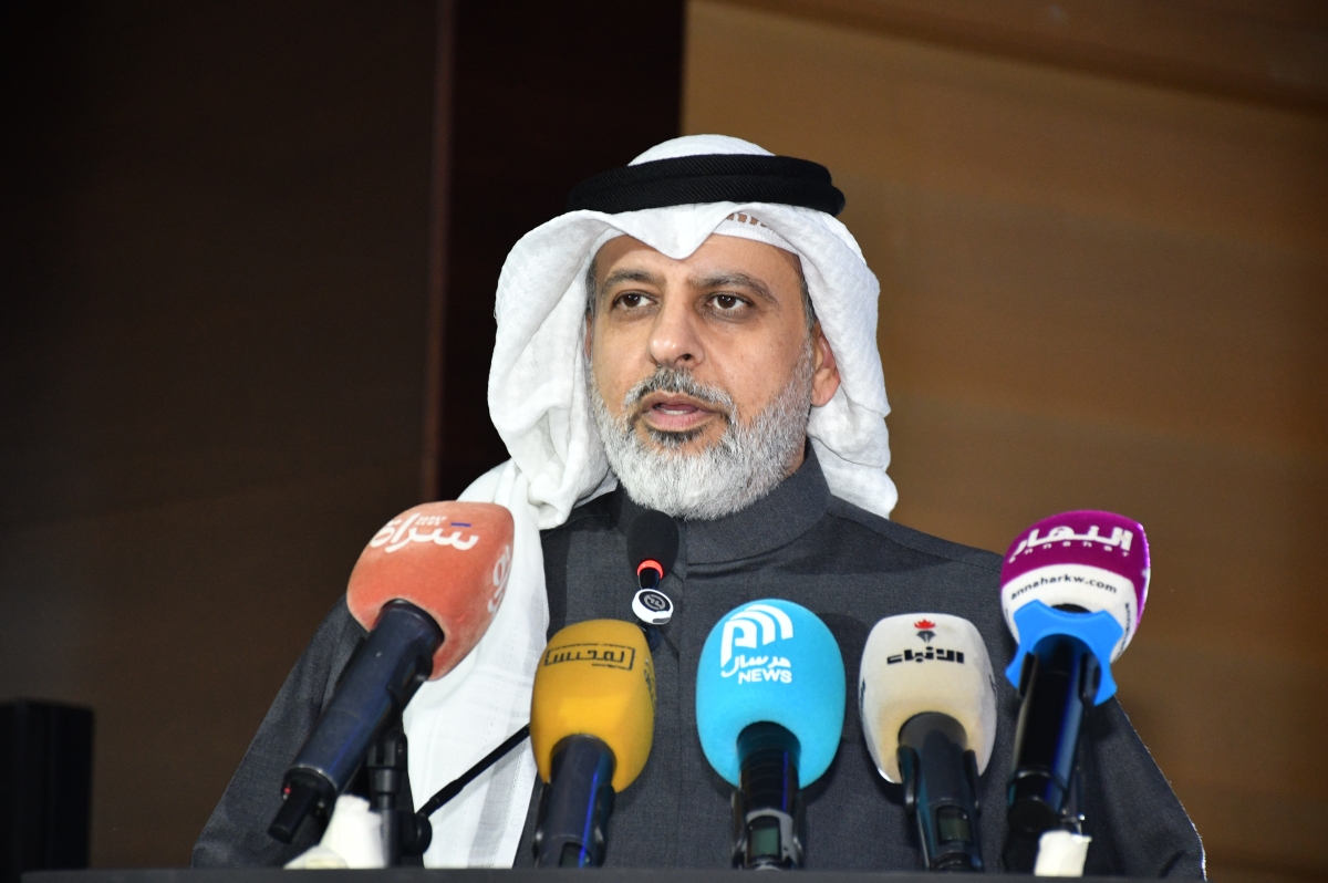 الخميس متحدثاً