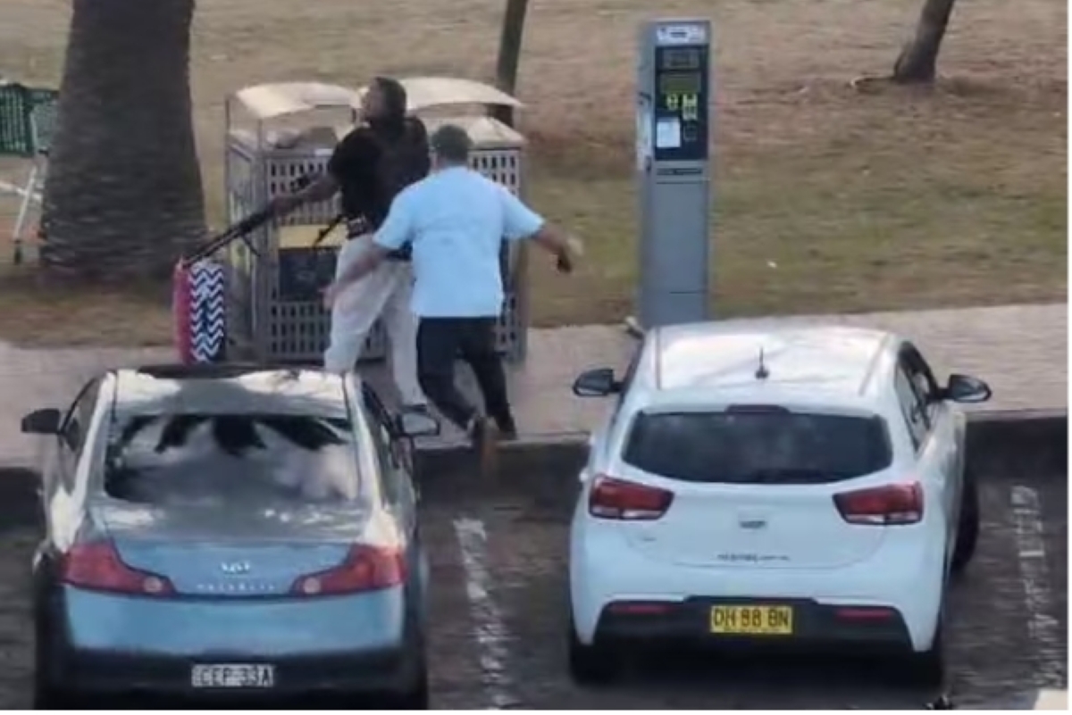 ... وينقض على الإرهابي المسلح 
