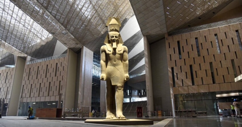 «السياحة والآثار المصرية» توضح سبب تسريب مياه بالمتحف الكبير 