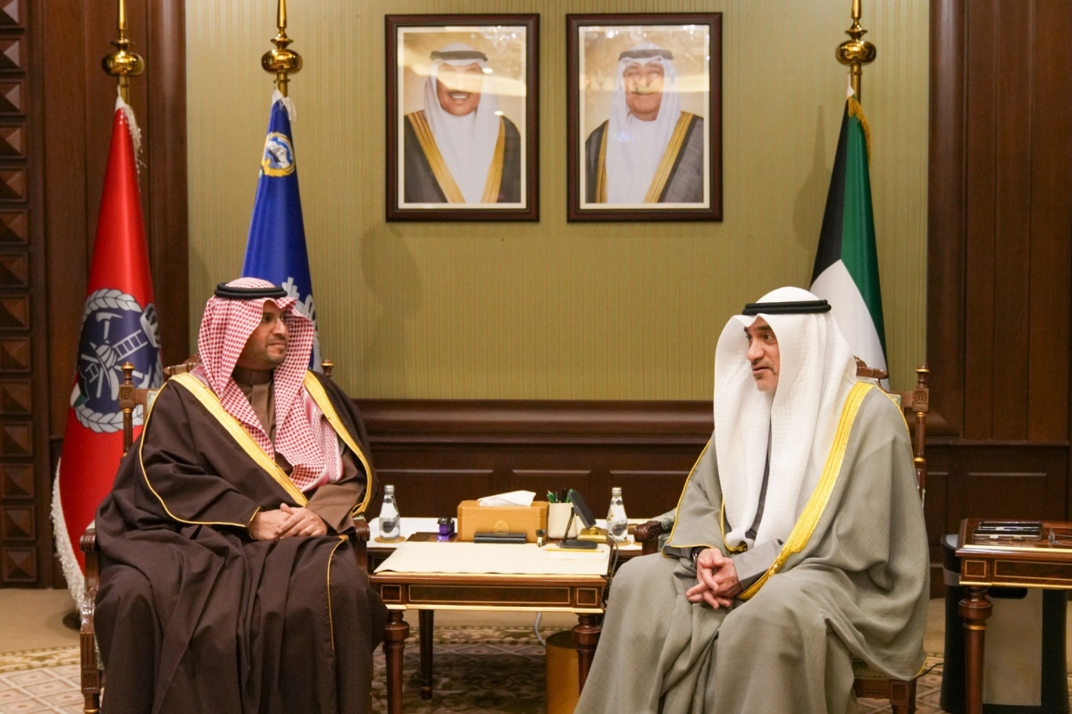 رئيس الوزراء بالإنابة مُستقبلاً الأمير تركي بن محمد