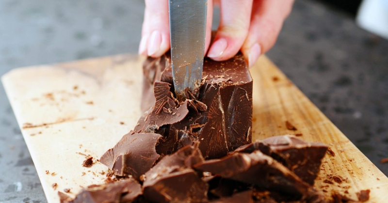 مُركَّب طبيعي في الشوكولاتة الداكنة والقهوة يبطئ الشيخوخة 