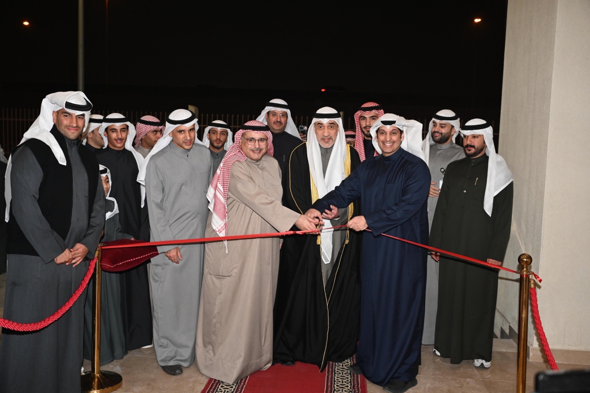 اليوسف يفتتح الاستاد بحضور المطيري والدبوس (تصوير أسعد عبدالله)