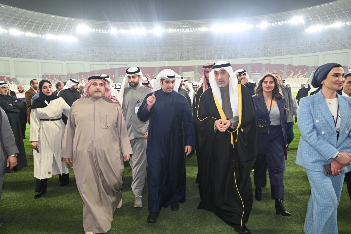 جولة تفقدية في الملعب