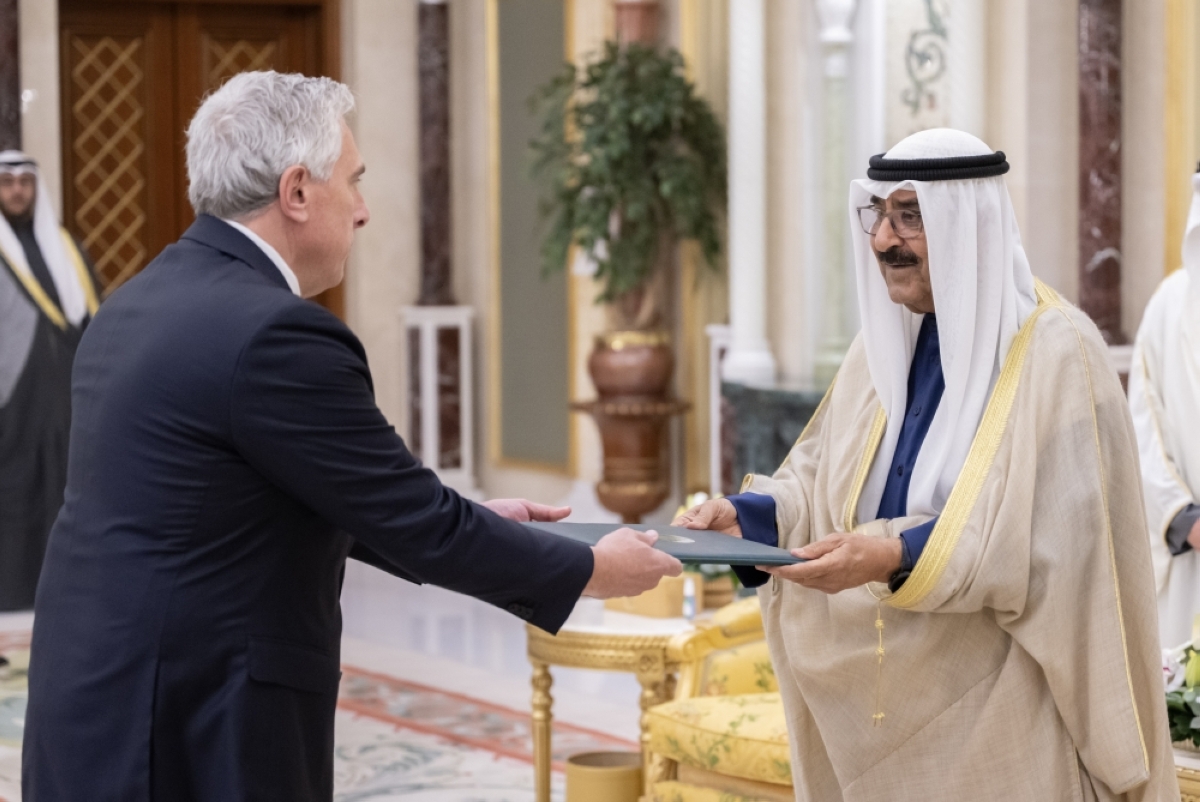 صاحب السمو يتسلم أوراق اعتماد سفير لبنان