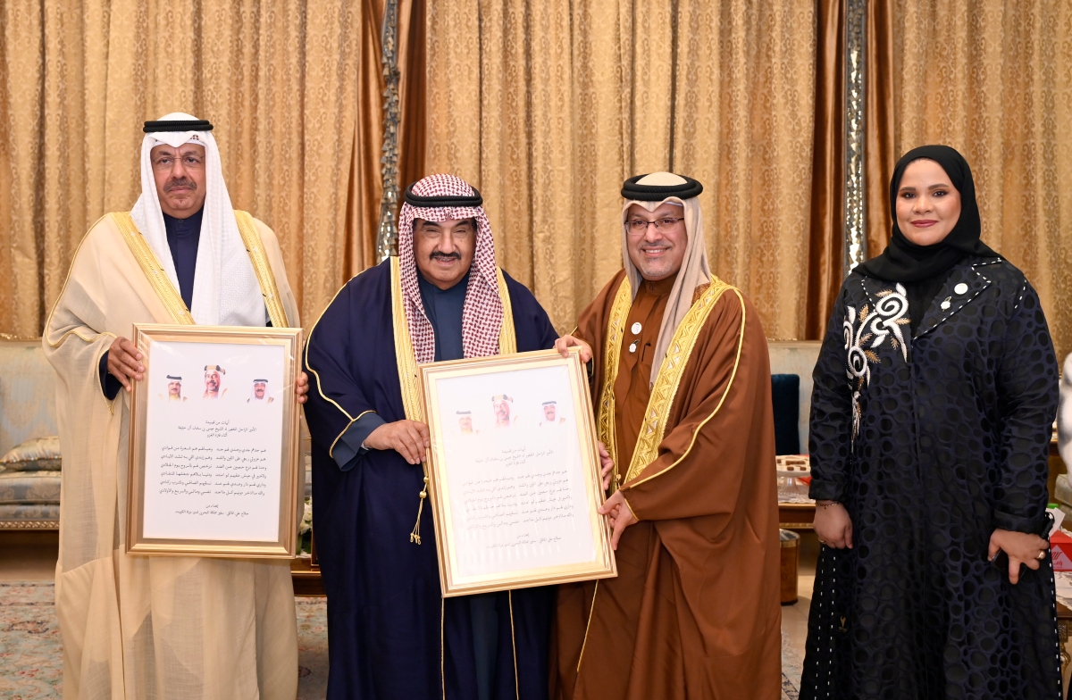 هدايا تذكارية على هامش الزيارة