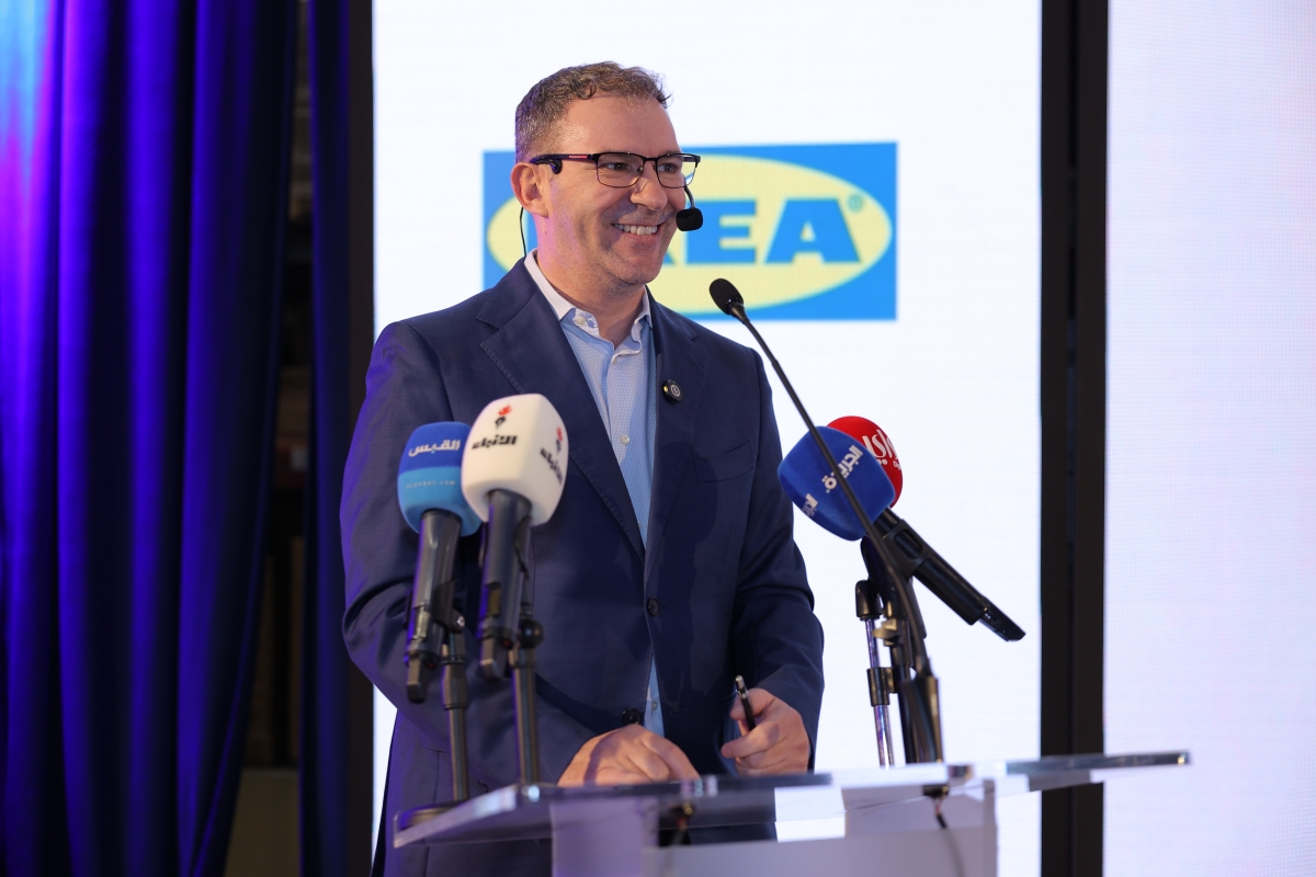 مارينو ماغانتو متحدثاً في حفل إطلاق الكتالوج