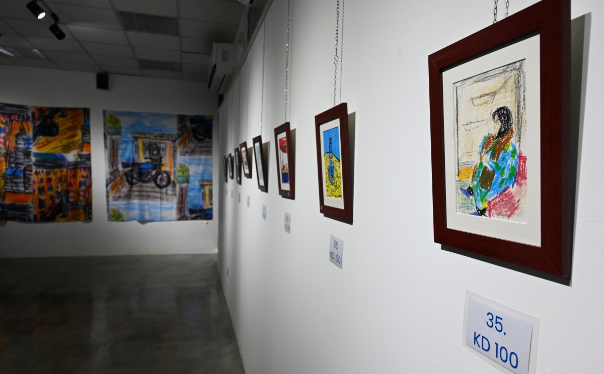 لوحات بهبهاني تنقل المشهد كما هو