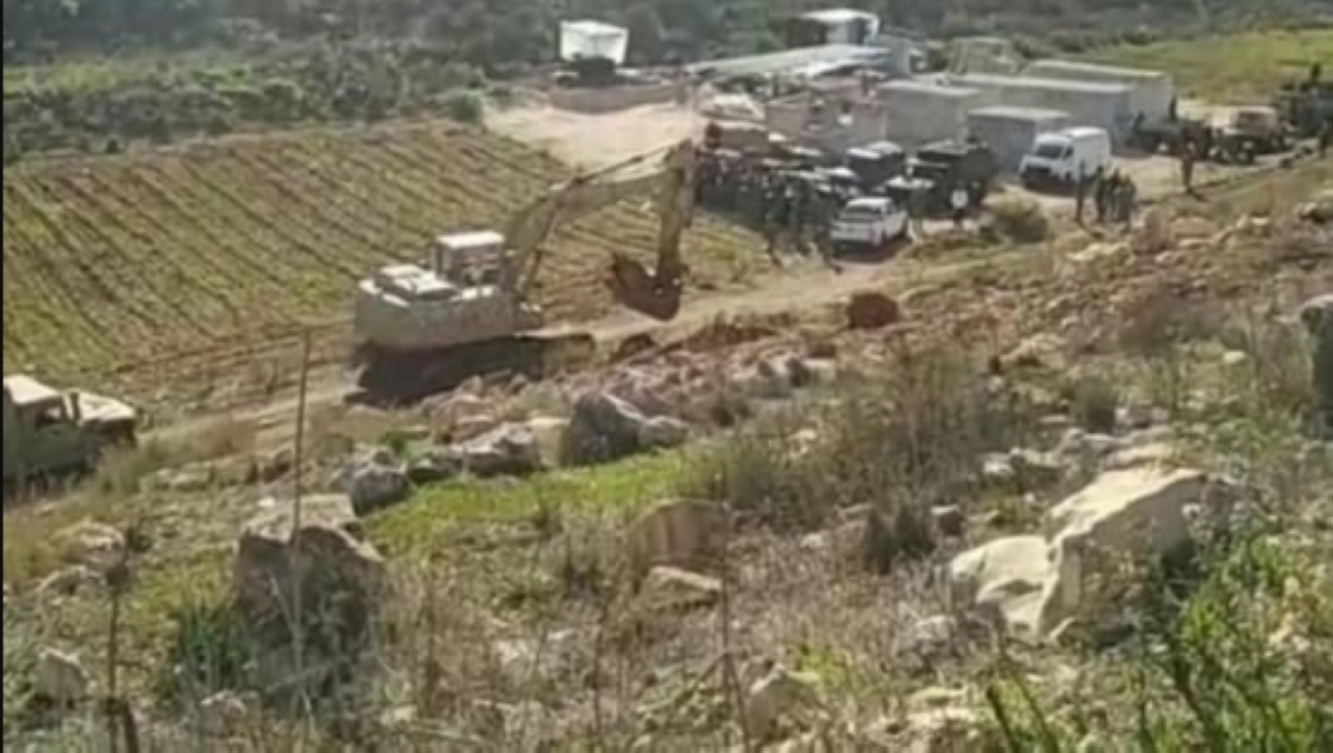 الجيش اللبناني عثر على نفق في موقع استهدفته غارة إسرائيلية على بلدة تولين