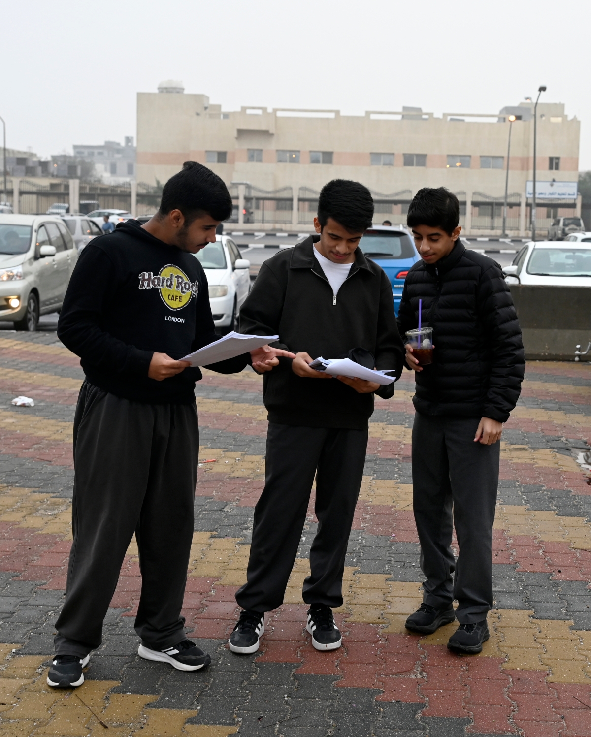 مراجعة اللحظات الأخيرة (تصوير سعود سالم)