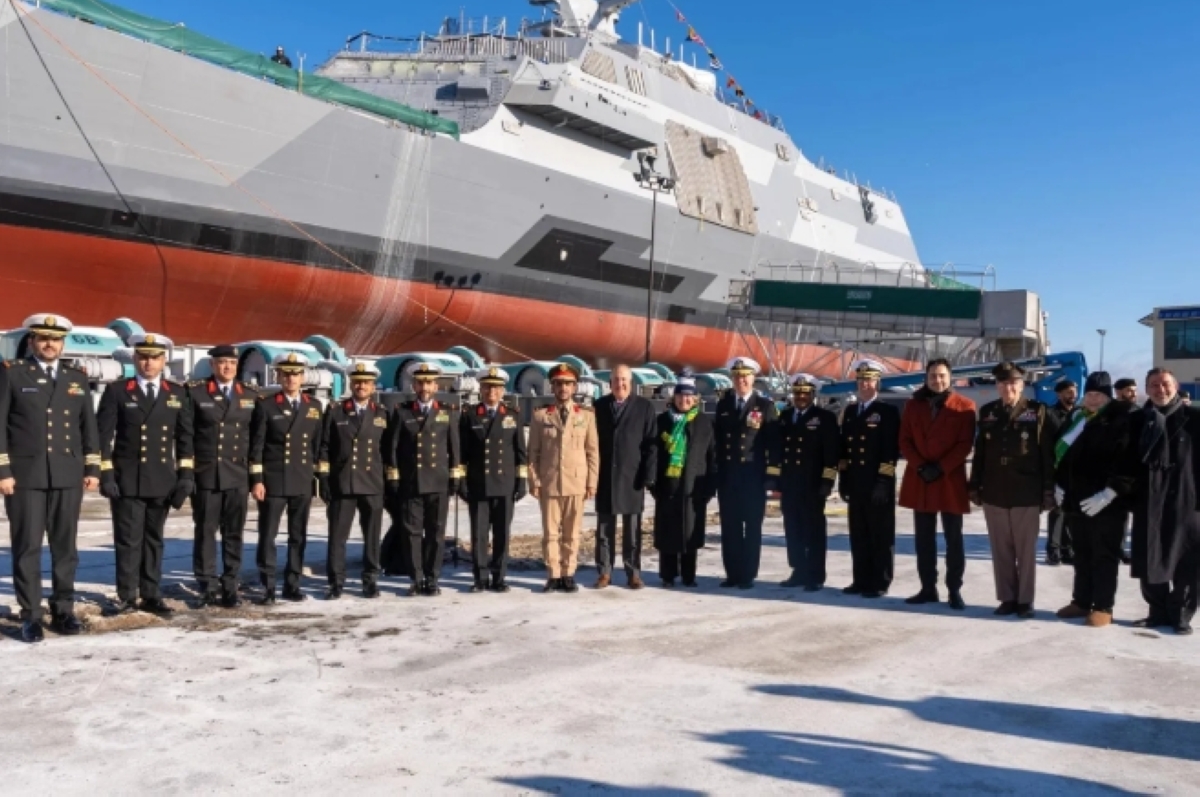 من مراسم تدشين سفينة «جلالة الملك سعود» في ويسكونسن