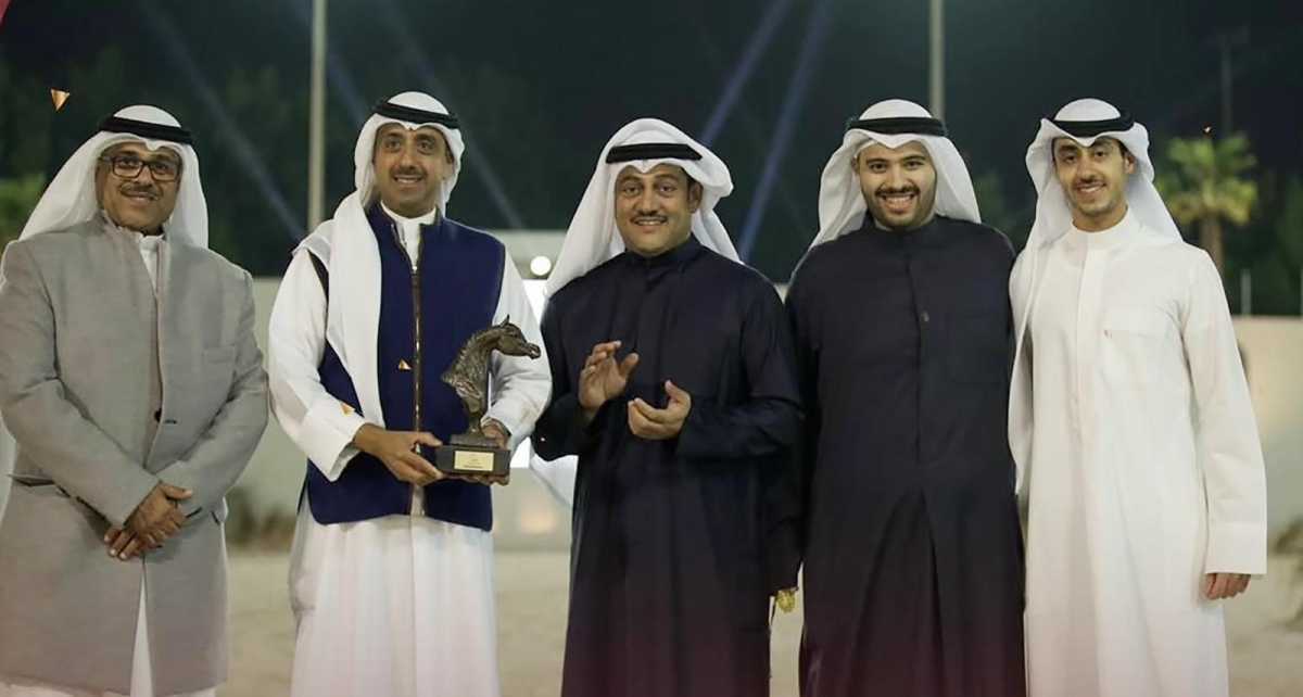 طلال الخرافي مُكرماً الرخيّص