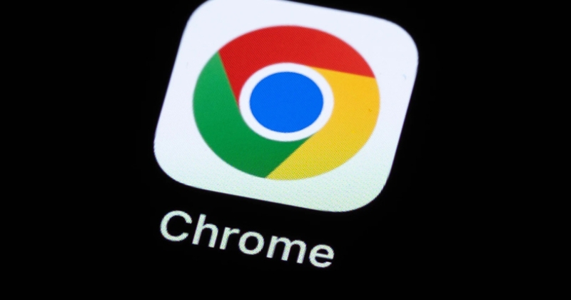 «مايكروسوفت» تحدّث «ويندوز» لمنع المستخدمين من تحميل «غوغل كروم» 