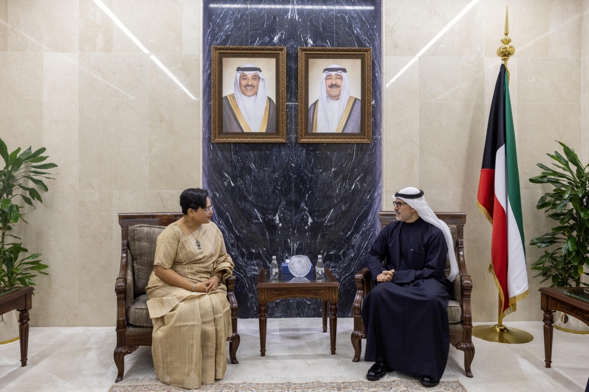 نائب وزير الخارجية مستقبلاً سفيرة الهند