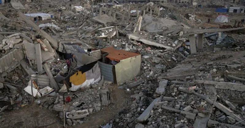 غزة.. 5 شهداء في قصف إسرائيلي لمركز إيواء بحي التفاح 