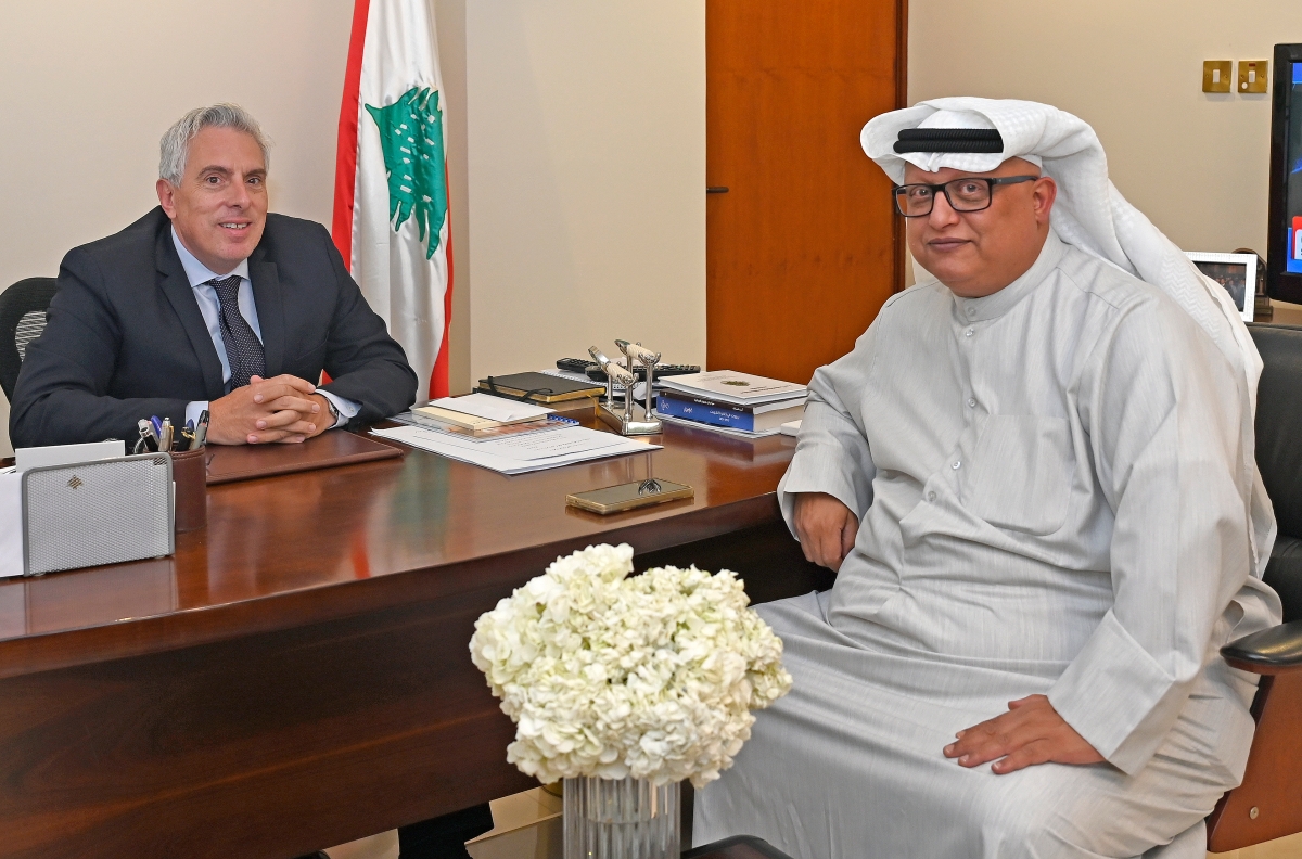 السفير الخوري متحدثاً للزميل خالد الشرقاوي