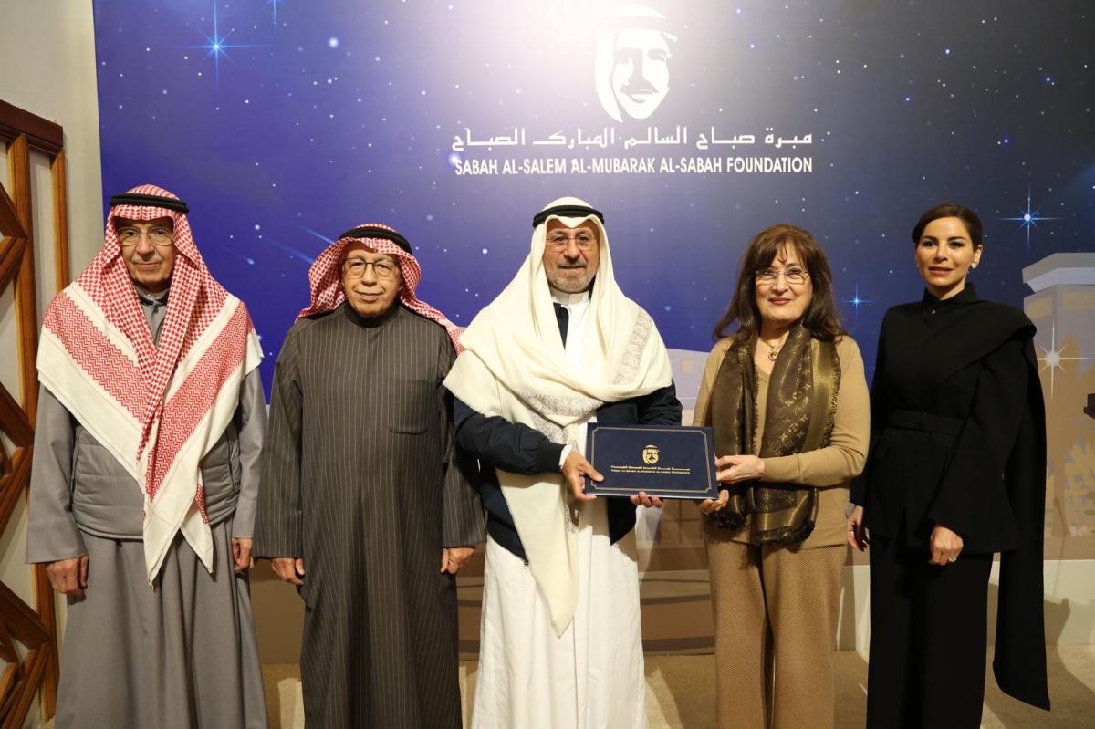 محمد الصباح يكرم سهام الفريح