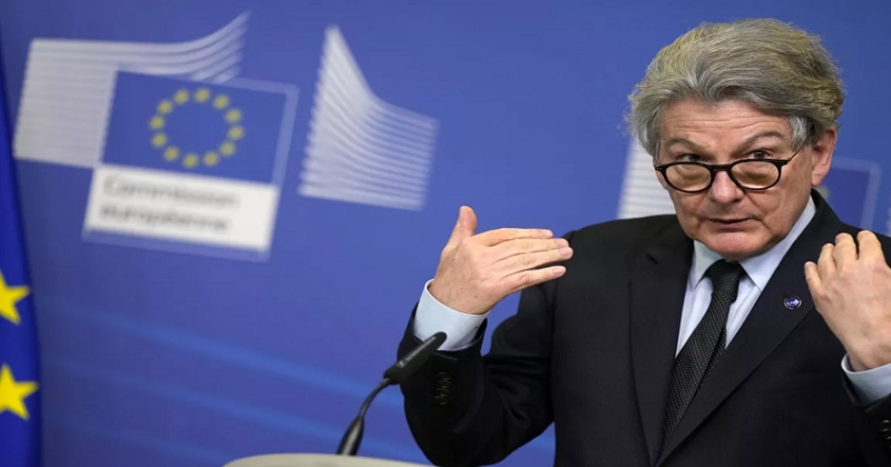 باريس تندد بقرار واشنطن حظر منح تأشيرة دخول لمفوض أوروبي سابق 