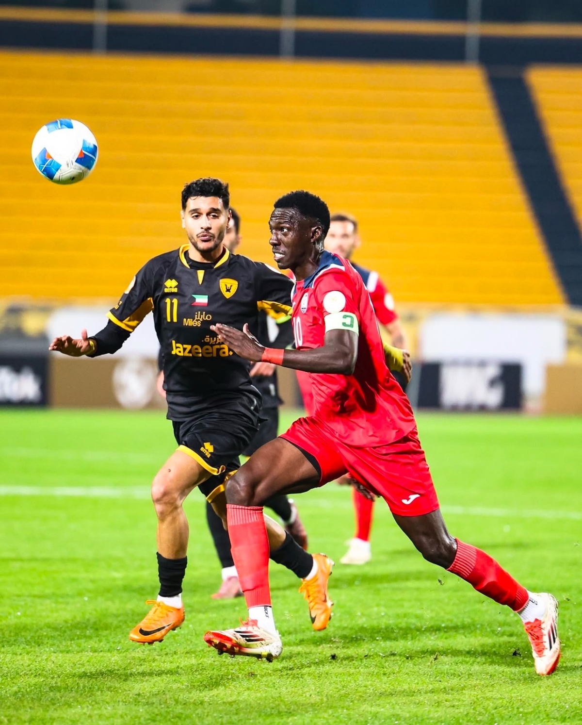 عيد الرشيدي باقٍ مع «الأصفر»