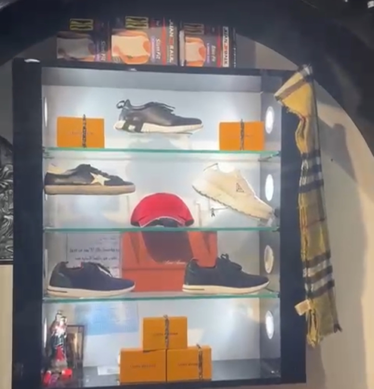 جانب من الضبطية