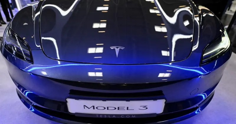 «تسلا» تواجه تحقيقاً جديداً يتعلق بتصميم مقابض سياراتها المميت 