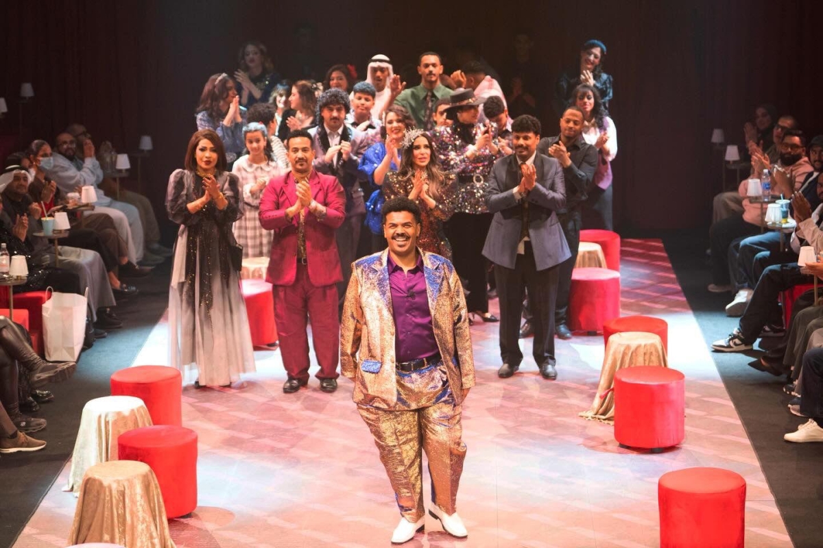 الحملي مع فريق العمل