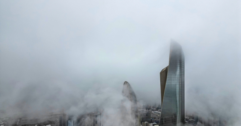 فرصة لتشكل الضباب.. مع أمطار خفيفة إلى متوسطة 