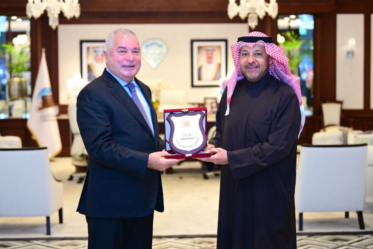 عذبي الصباح وسفير طاجيكستان