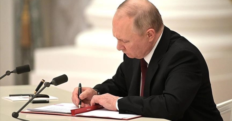 بوتين يحظر تنفيذ قرارات المحاكم الأجنبية في روسيا 