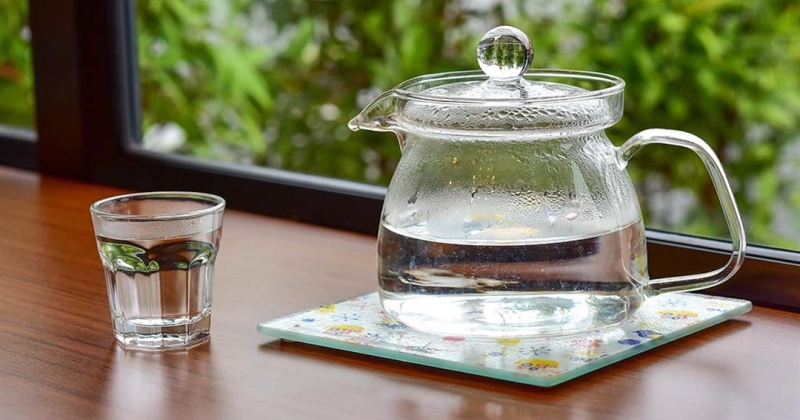 فقدان الوزن وتحسين الهضم.. ضمن أبرز فوائد شرب الماء الدافئ 