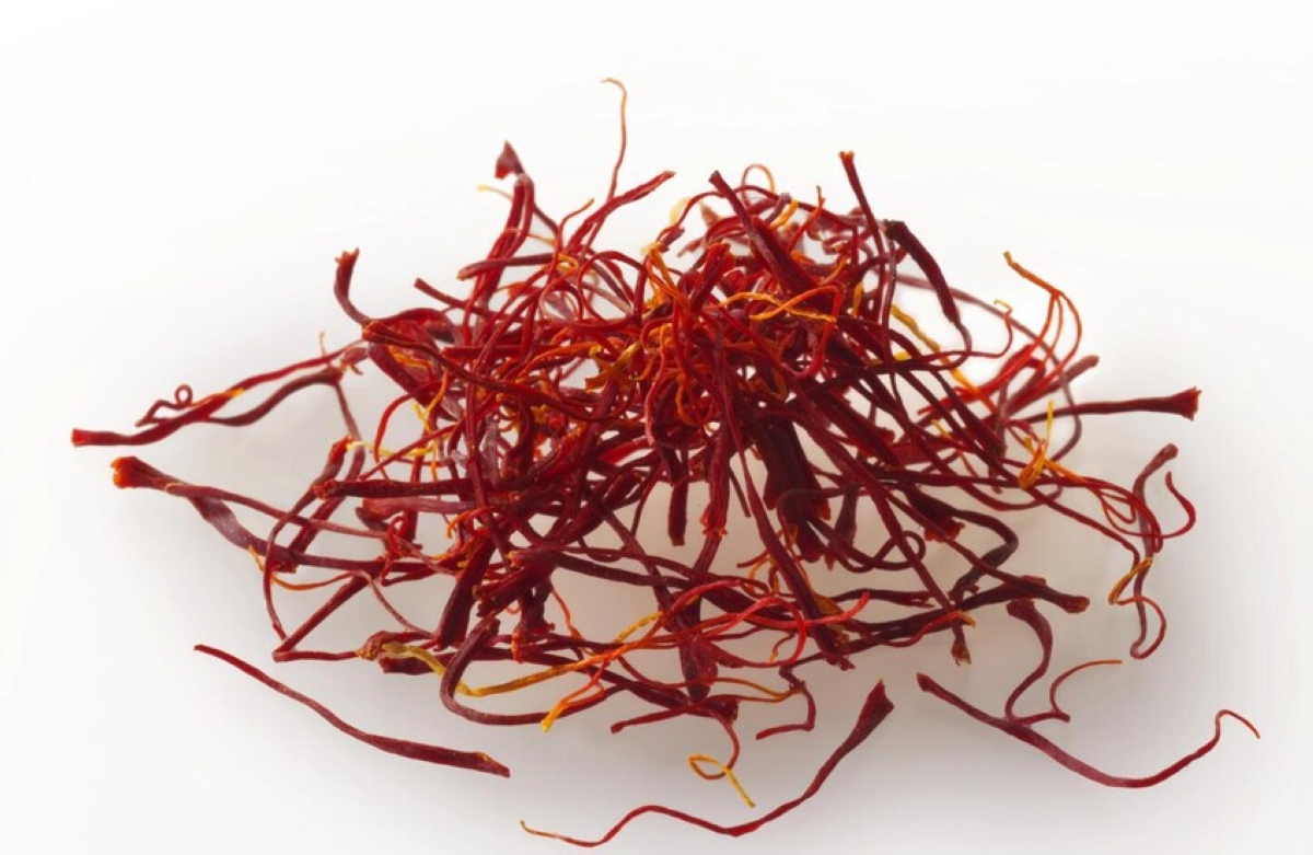 الزعفران يقلل الالتهابات ويحسن المزاج لمرضى باركنسون.. دراسة تكشف