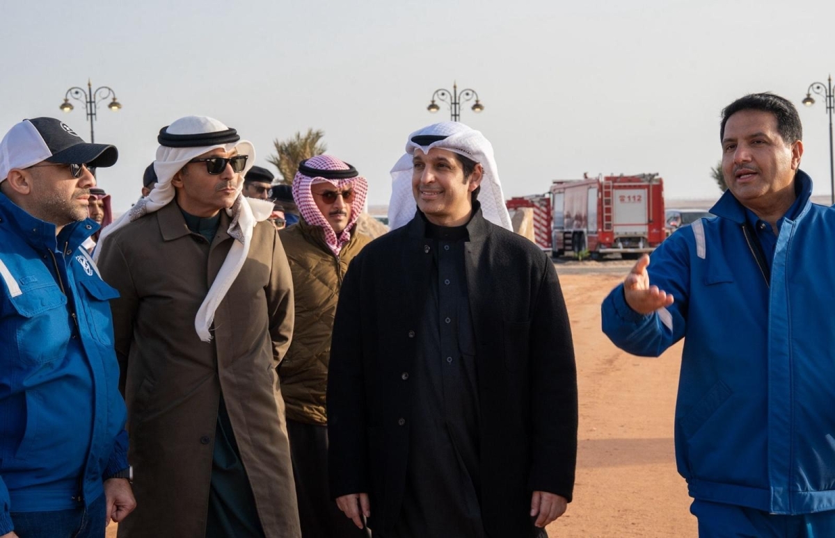 الوزير يطلع على المشروع