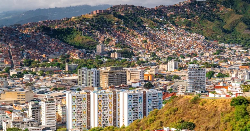 سماع دوي انفجارين في العاصمة الفنزويلية كاراكاس 