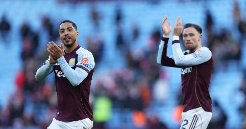 «استون فيلا» يفوز على «نوتنغهام فورست» بثلاثية ويصعد إلى الوصافة 